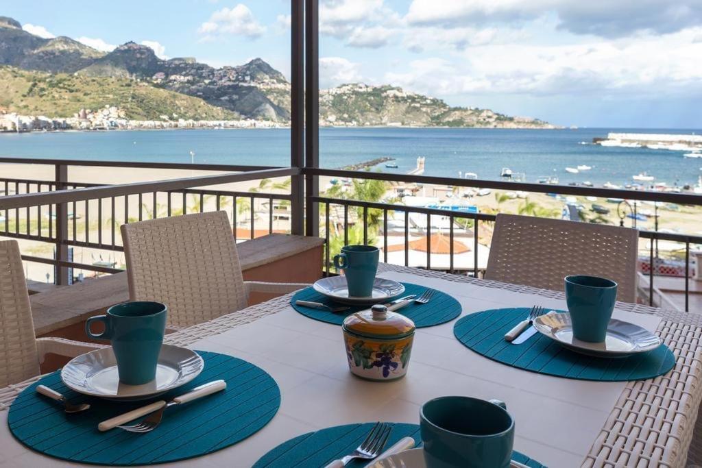 Casablu, Un Delizioso Bilocale Sulla Baia Di Naxos Leilighet Giardini Naxos Eksteriør bilde