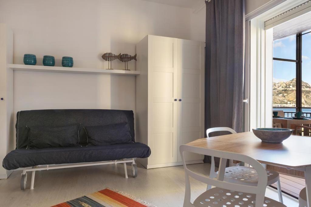 Casablu, Un Delizioso Bilocale Sulla Baia Di Naxos Leilighet Giardini Naxos Eksteriør bilde