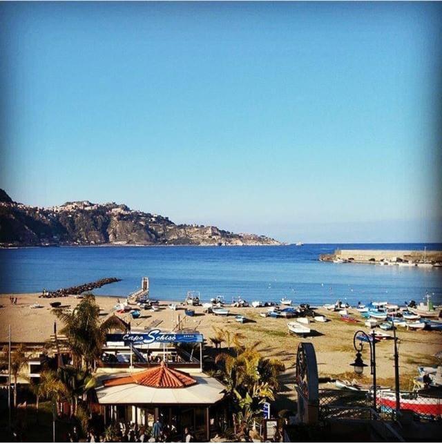 Casablu, Un Delizioso Bilocale Sulla Baia Di Naxos Leilighet Giardini Naxos Eksteriør bilde